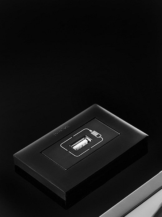 Mesa lateral inox com carregador USB